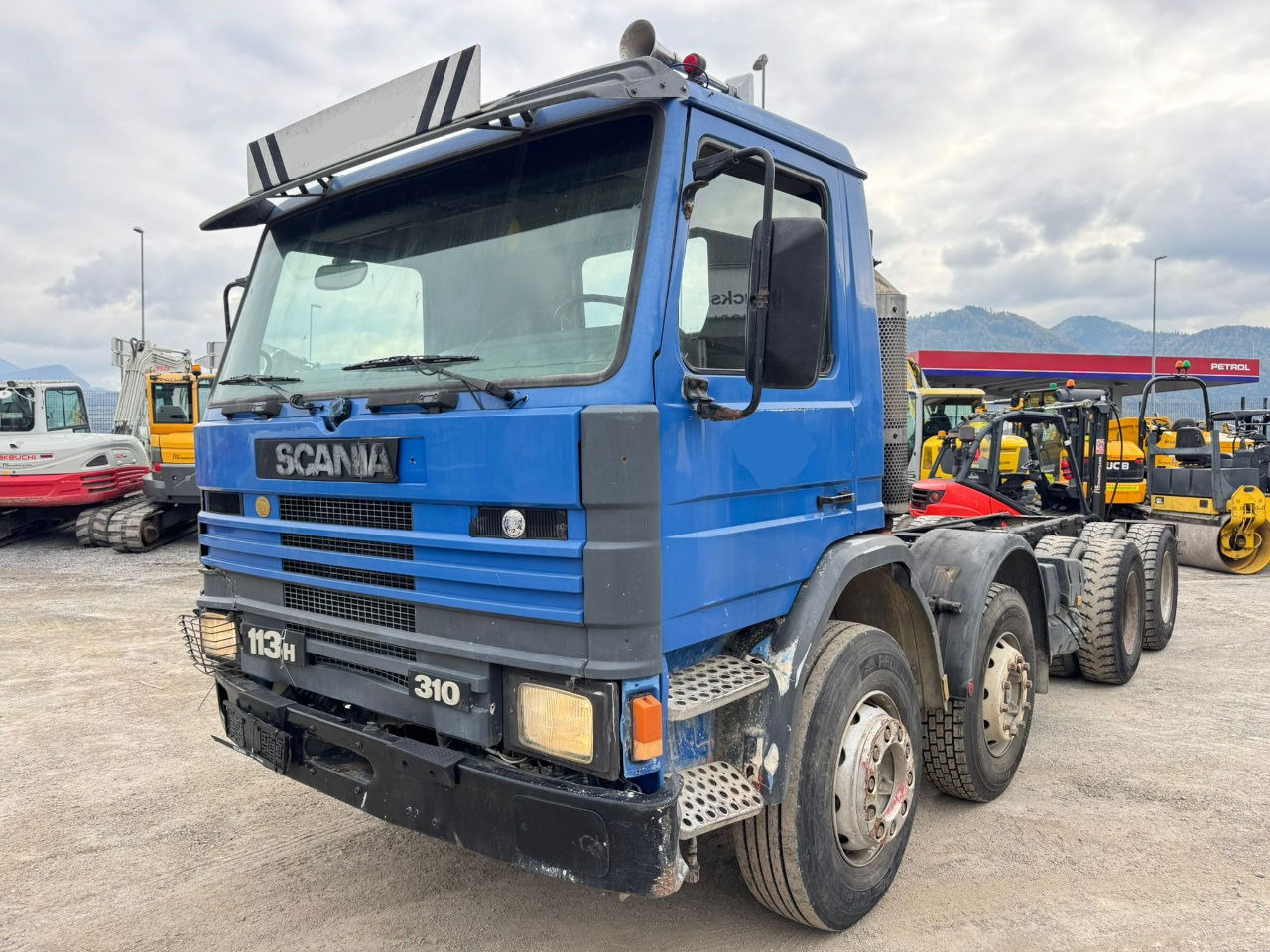 Scania 113H 310 8x4 chassis - full spring - 驾驶室底盘卡车:图1 Scania 113H 310 8x4 chassis - full spring - 驾驶室底盘卡车:图1