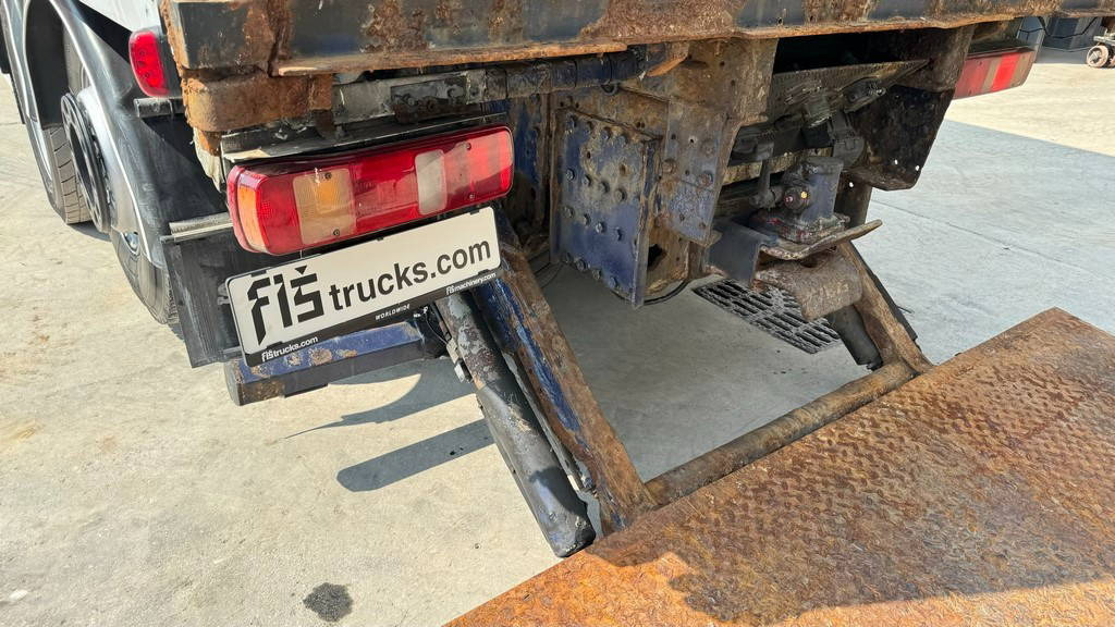 冷藏车 Scania R 114 6X2 carrier fridge - ramp：图10
