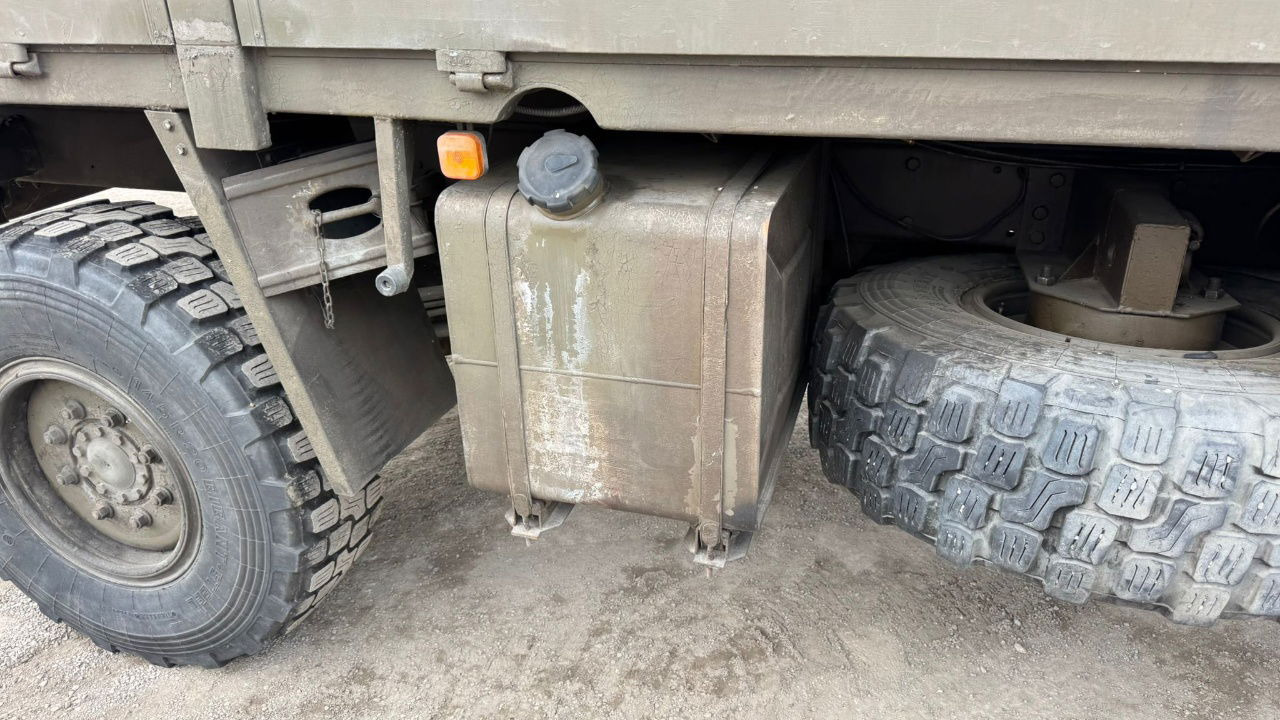 Steyr 12M18 4X4 stake body -  truck - 侧帘卡车:图4 Steyr 12M18 4X4 stake body -  truck - 侧帘卡车:图4