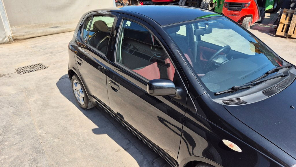 Toyota Yaris 1.3 - Petrol - 5 Doors - AC - 掀背车:图4 Toyota Yaris 1.3 - Petrol - 5 Doors - AC - 掀背车:图4
