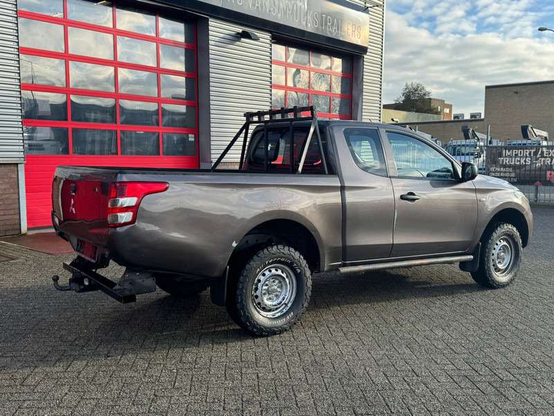 Mitsubishi L200 4*4 airco - 皮卡车:图5 Mitsubishi L200 4*4 airco - 皮卡车:图5