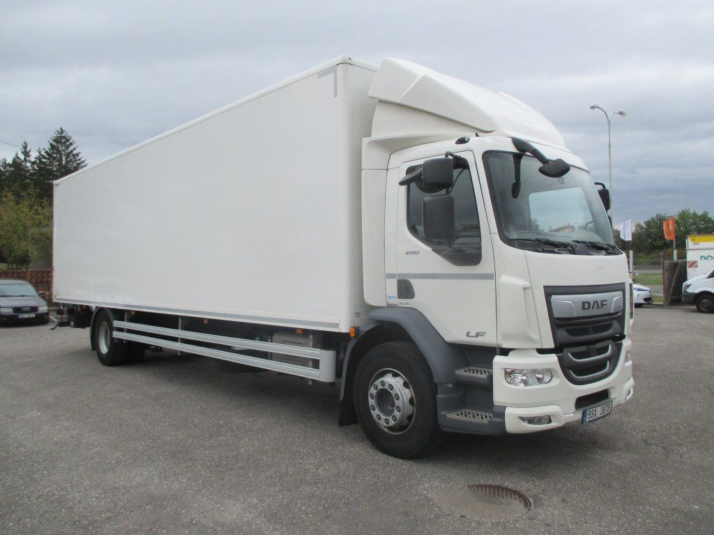 DAF 18.290 DAF 18.290 - 厢式卡车:图3 DAF 18.290 DAF 18.290 - 厢式卡车:图3