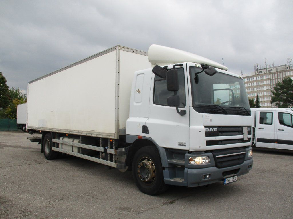 DAF CF 75.310 - 厢式卡车:图3 DAF CF 75.310 - 厢式卡车:图3