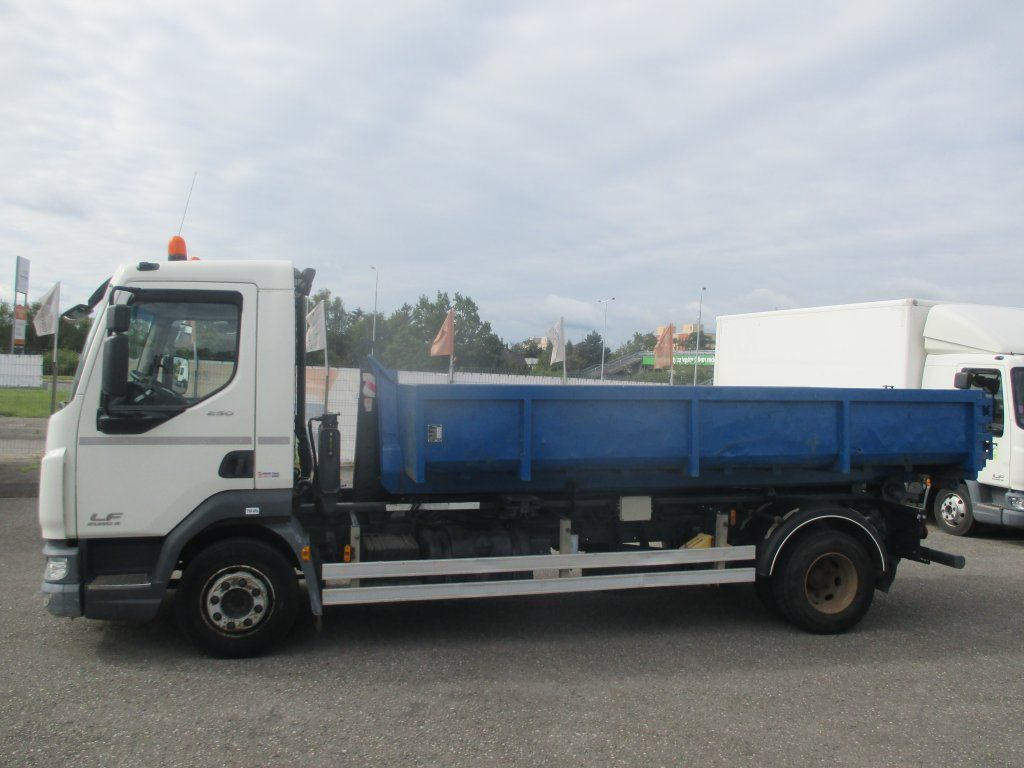 DAF LF 12.250 - 吊钩升降车:图2 DAF LF 12.250 - 吊钩升降车:图2