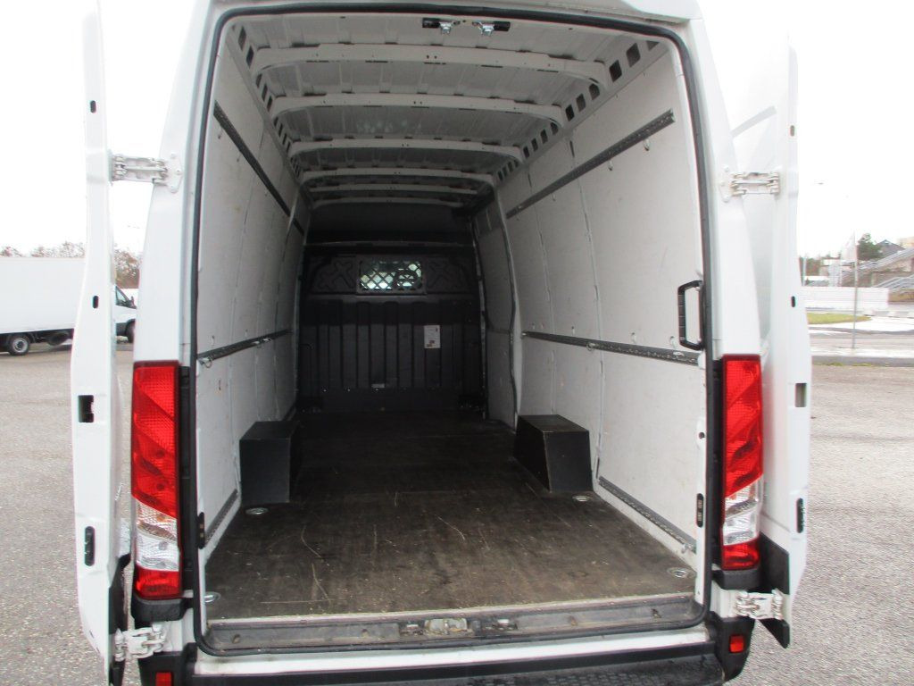 Iveco Daily 35S16 Hi Matic - 无侧窗厢式货车:图5 Iveco Daily 35S16 Hi Matic - 无侧窗厢式货车:图5