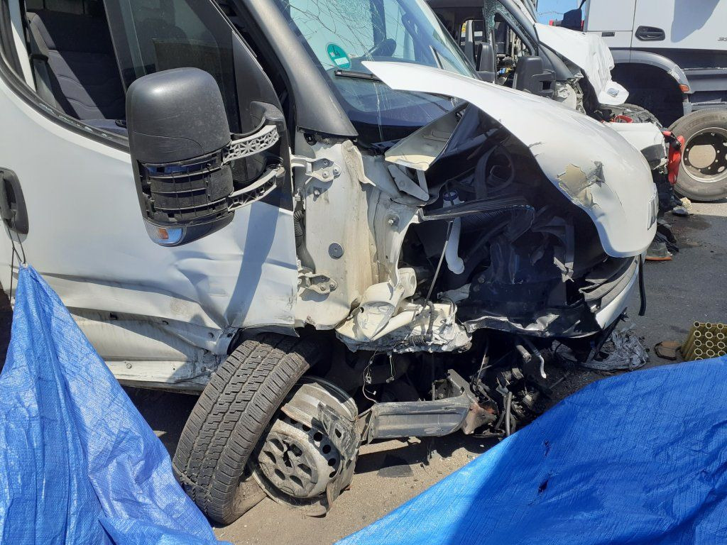 Iveco Daily 35S16 mit LBW DAMAGED - 厢式货车:图3 Iveco Daily 35S16 mit LBW DAMAGED - 厢式货车:图3