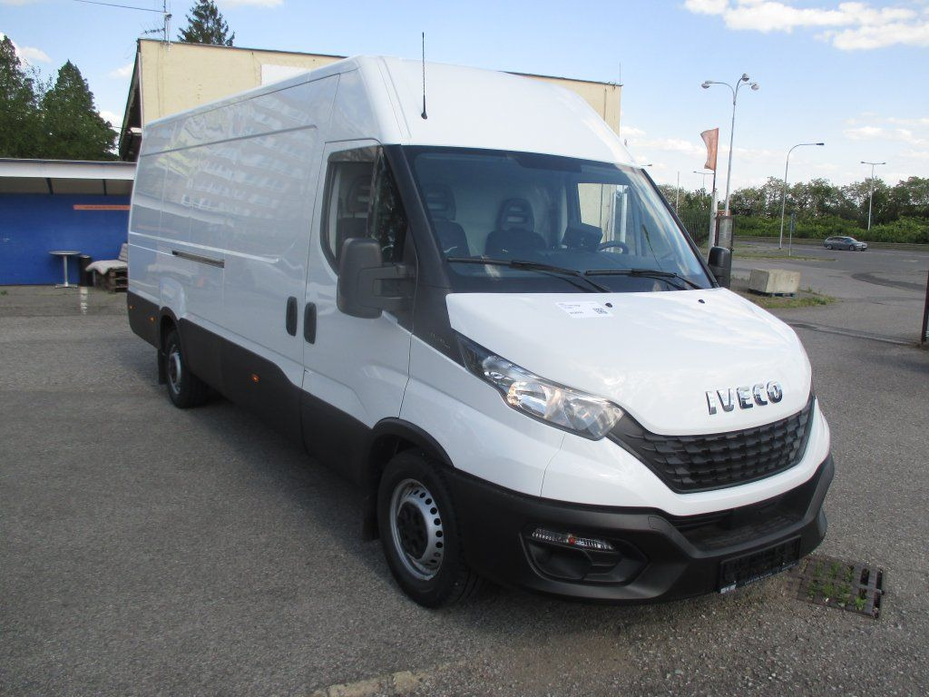 Iveco Daily 35S16 - 无侧窗厢式货车:图3 Iveco Daily 35S16 - 无侧窗厢式货车:图3
