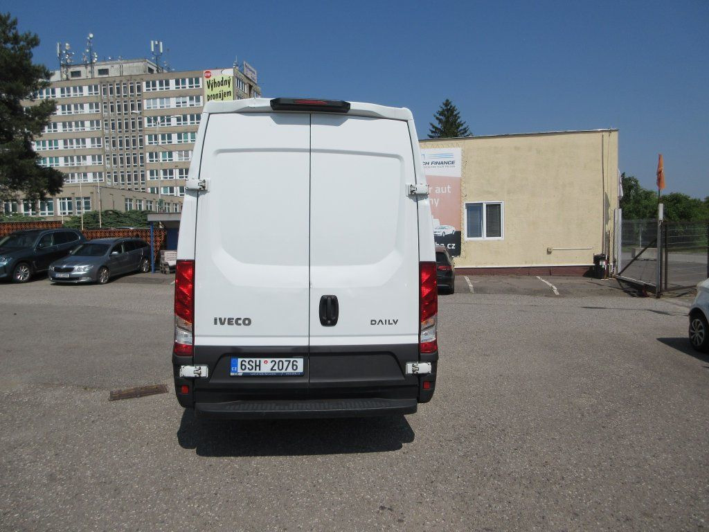 Iveco Daily 35S16 - 无侧窗厢式货车:图5 Iveco Daily 35S16 - 无侧窗厢式货车:图5