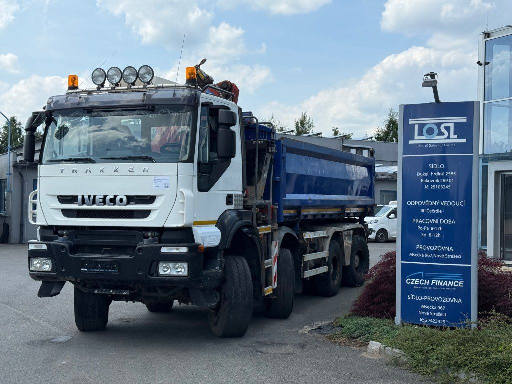 Iveco Trakker AD410 T45 8x8 + HMF 1643 Z2 - 翻斗车:图1 Iveco Trakker AD410 T45 8x8 + HMF 1643 Z2 - 翻斗车:图1