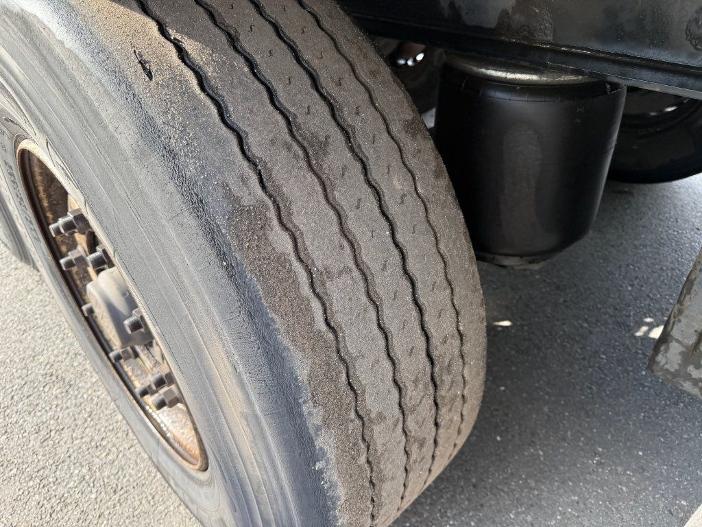 Krone Carrier Vector 1550 DoppelStock - 封闭厢式半拖车:图5 Krone Carrier Vector 1550 DoppelStock - 封闭厢式半拖车:图5