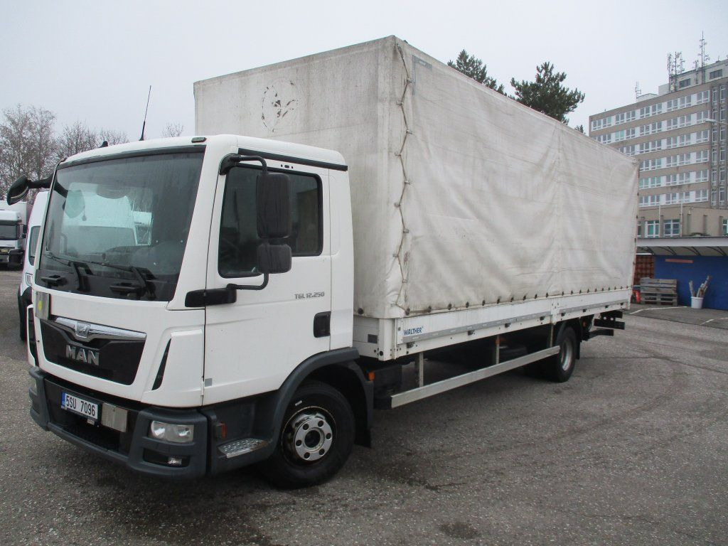 MAN TGL 12.250 - 侧帘卡车:图2 MAN TGL 12.250 - 侧帘卡车:图2