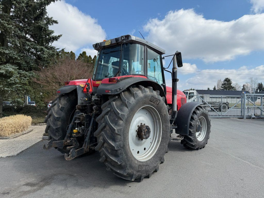 Massey Ferguson MF8260 - 拖拉机:图4 Massey Ferguson MF8260 - 拖拉机:图4