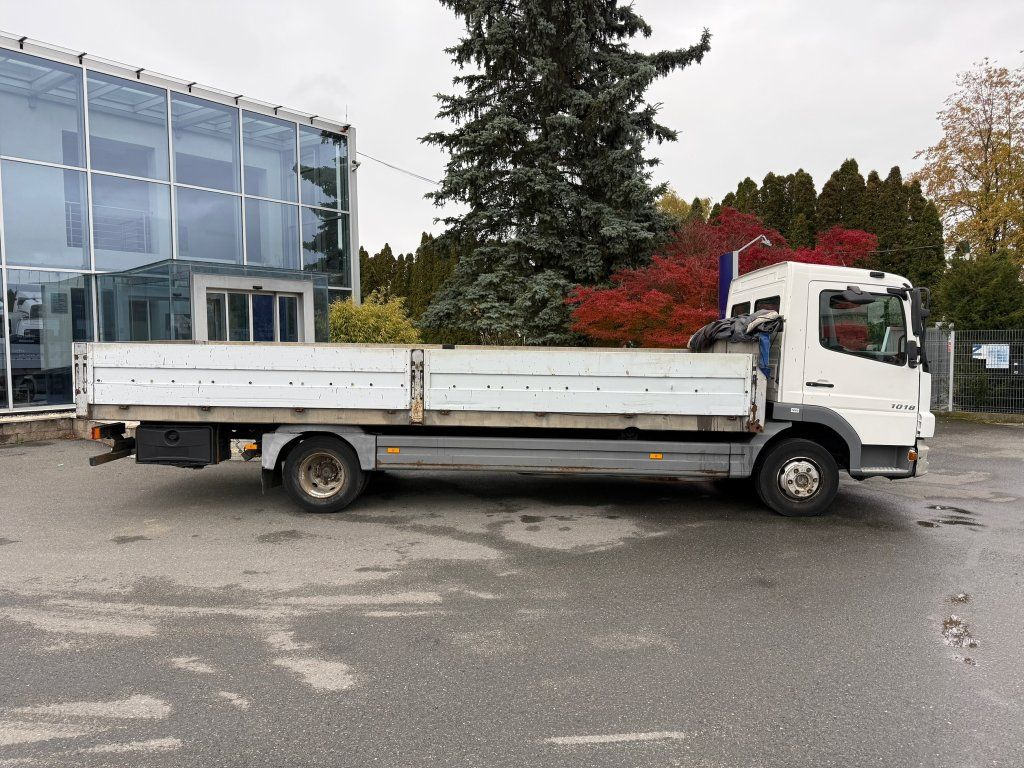 Mercedes-Benz 1018 Atego EURO 3 - 栏板式/ 平板卡车:图3 Mercedes-Benz 1018 Atego EURO 3 - 栏板式/ 平板卡车:图3