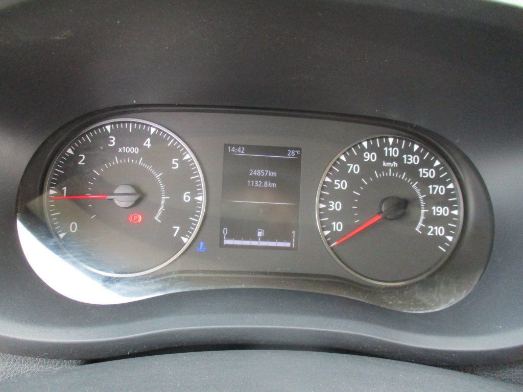 无侧窗厢式货车 Renault Master 2.3dci L3H3：图15