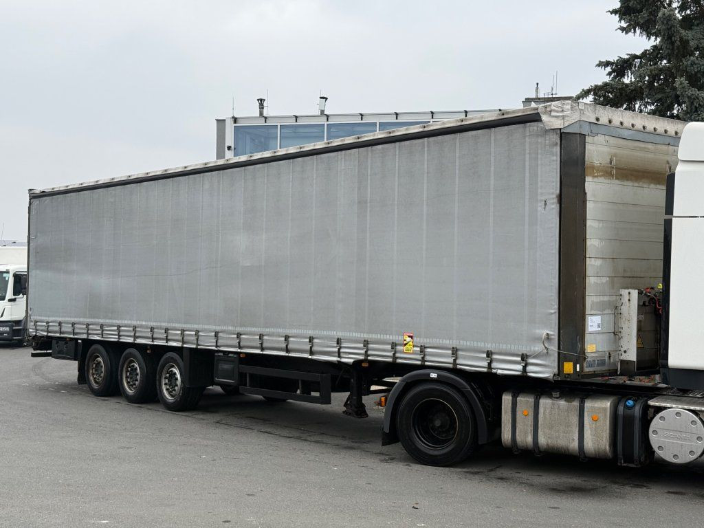 Schmitz Cargobull SCS24 - 侧帘半拖车:图1 Schmitz Cargobull SCS24 - 侧帘半拖车:图1