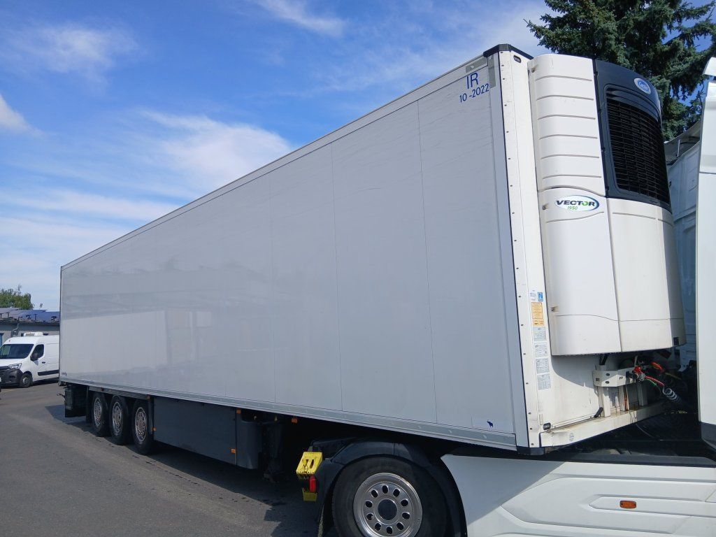 Schmitz Cargobull SKO24 Carrier Vector 1950 - 封闭厢式半拖车:图1 Schmitz Cargobull SKO24 Carrier Vector 1950 - 封闭厢式半拖车:图1