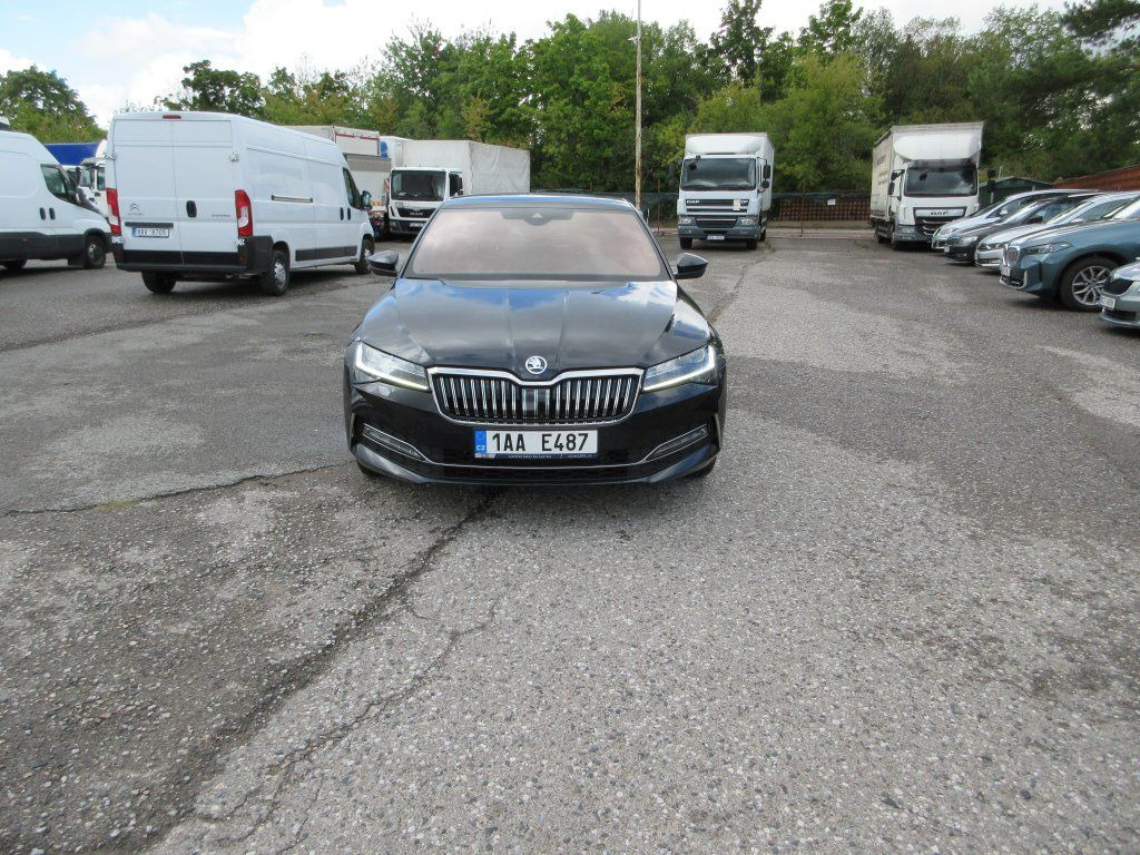 Skoda 2.0 Tdi 147kW L&K 4x4 Dsg - 轿车:图3 Skoda 2.0 Tdi 147kW L&K 4x4 Dsg - 轿车:图3