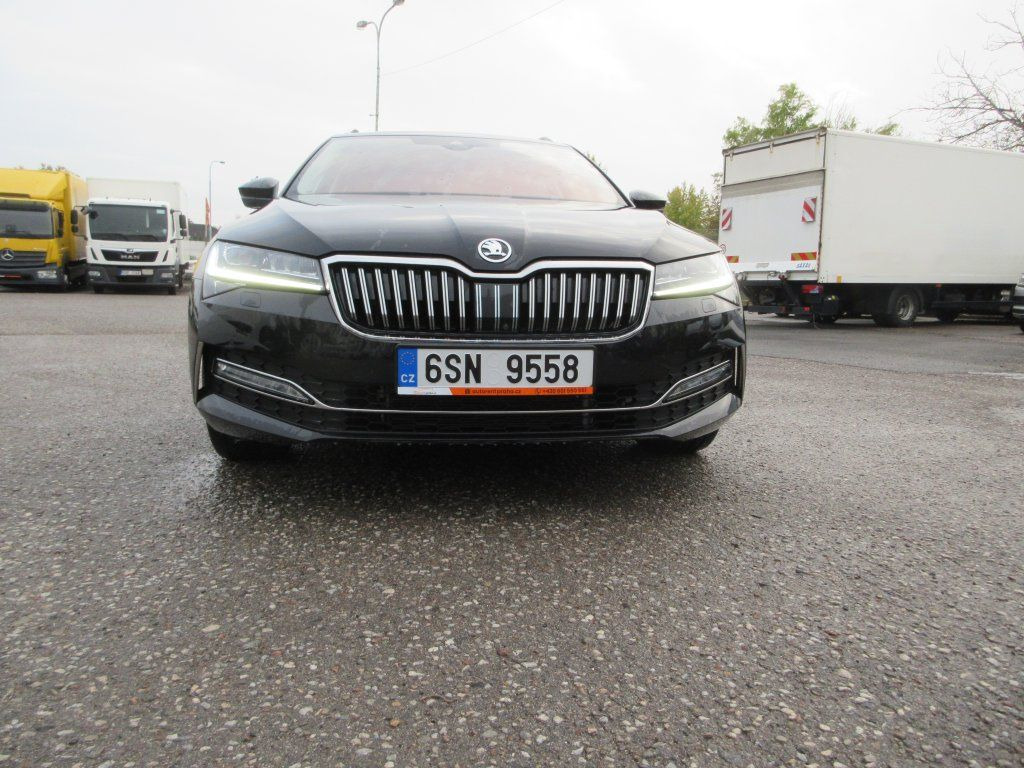 Skoda 2.0 Tdi L&K 4x4 - 旅行车:图3 Skoda 2.0 Tdi L&K 4x4 - 旅行车:图3