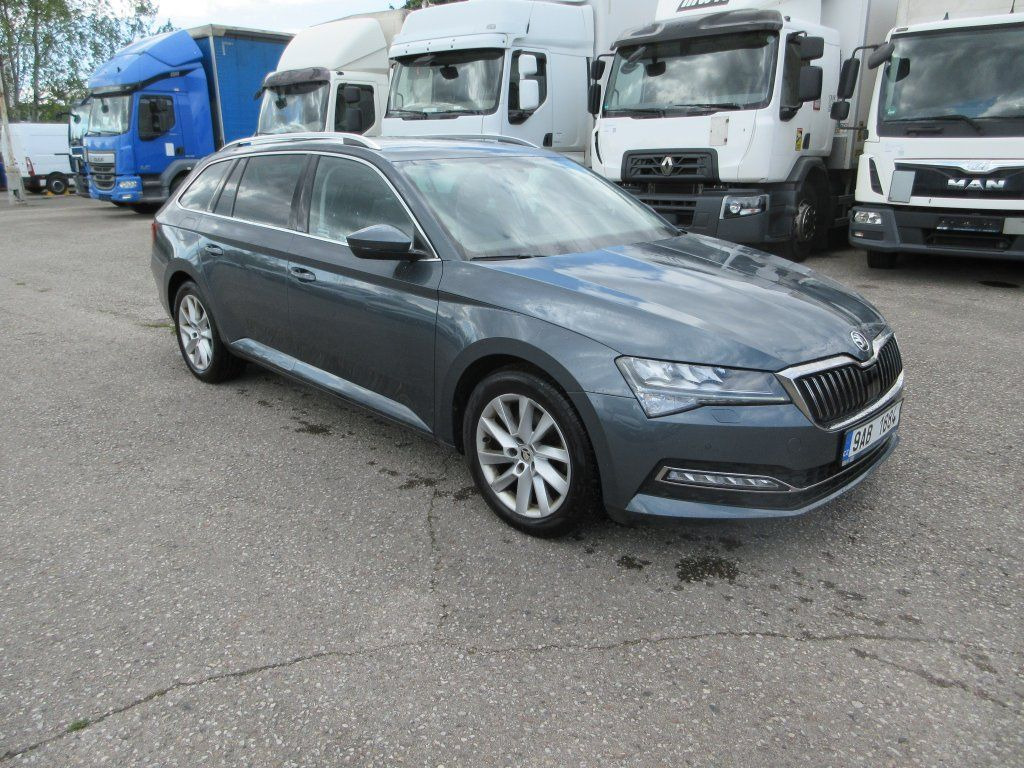 Skoda 2.0 Tdi Style - 旅行车:图2 Skoda 2.0 Tdi Style - 旅行车:图2