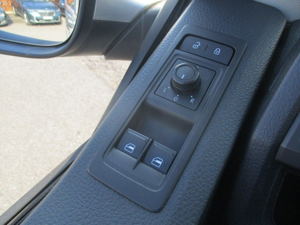 Volkswagen T6 2.0 TDI,Navi,DSG 租赁 Volkswagen T6 2.0 TDI,Navi,DSG：图11