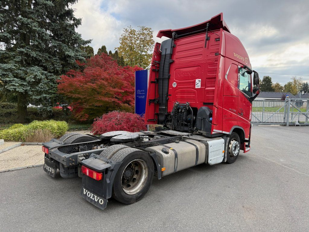 Volvo FH500 EURO 6 MEGA/lowdeck NEW TACHO - 牵引车:图5 Volvo FH500 EURO 6 MEGA/lowdeck NEW TACHO - 牵引车:图5