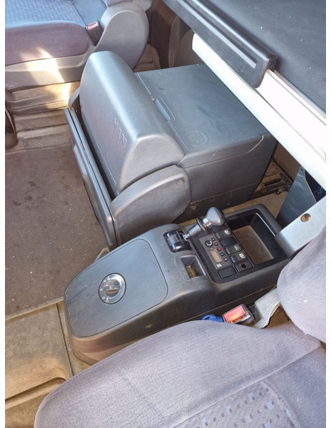 MAN 18.380 - 侧帘卡车:图5 MAN 18.380 - 侧帘卡车:图5