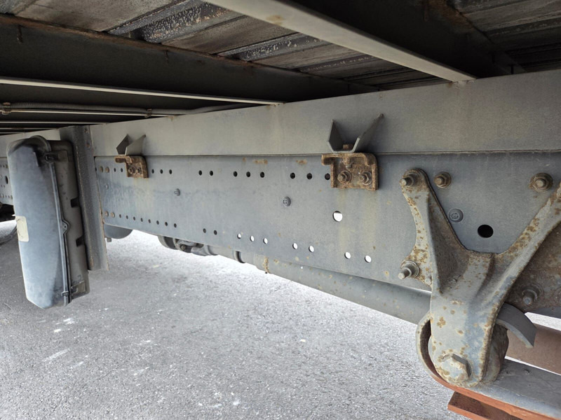 Mercedes-Benz Axor 1829 - full steel/lames - 侧帘卡车:图3 Mercedes-Benz Axor 1829 - full steel/lames - 侧帘卡车:图3