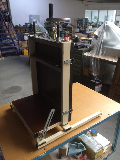 Müro 5000 A3 TM table top block gluing press - 书籍装订机:图1 Müro 5000 A3 TM table top block gluing press - 书籍装订机:图1