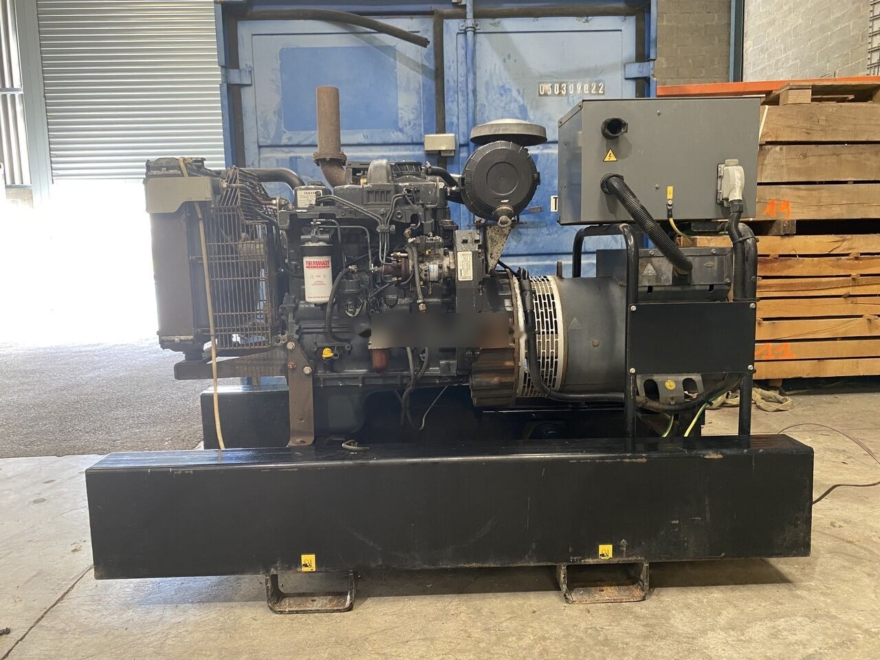IVECO 60 kVa - 发电机组:图2 IVECO 60 kVa - 发电机组:图2