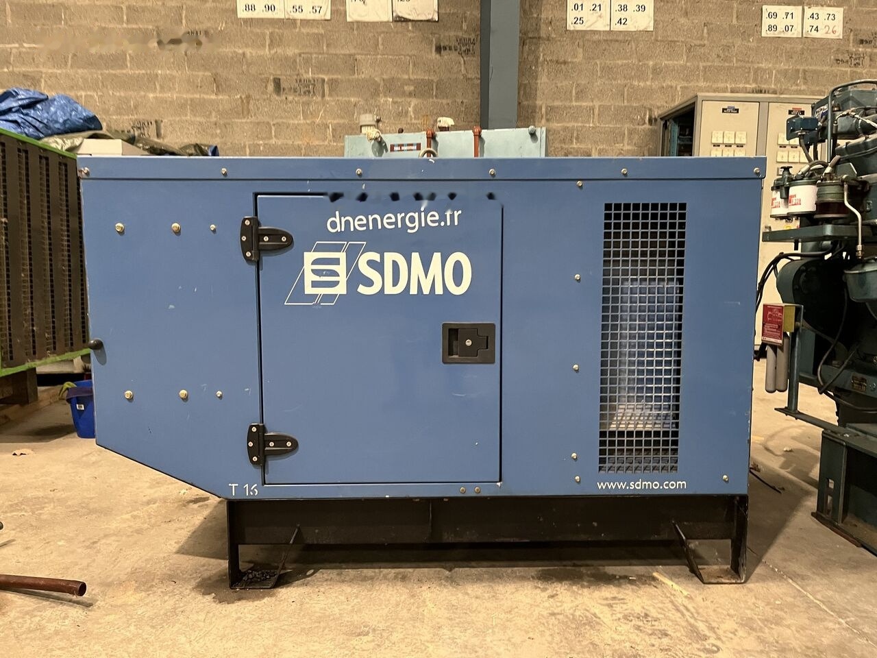 SDMO 16 kVa Mitsubishi diesel - 发电机组:图1 SDMO 16 kVa Mitsubishi diesel - 发电机组:图1