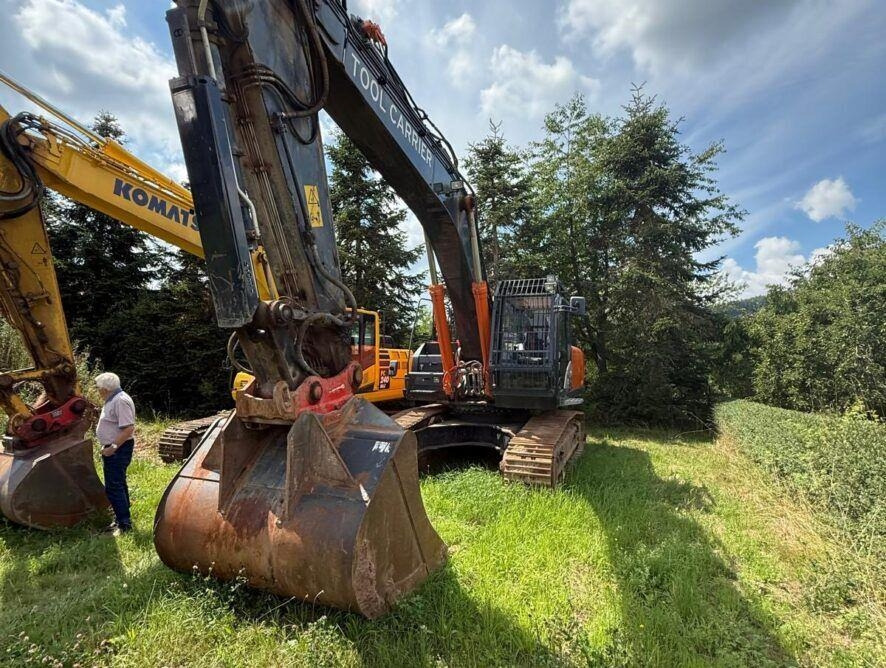 Hitachi KTEG KTS390-6 LCN - 履带式挖掘机:图3 Hitachi KTEG KTS390-6 LCN - 履带式挖掘机:图3