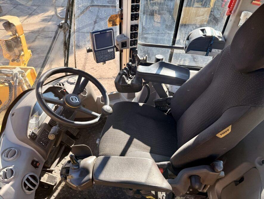 Volvo L110H - 轮式装载机:图4 Volvo L110H - 轮式装载机:图4