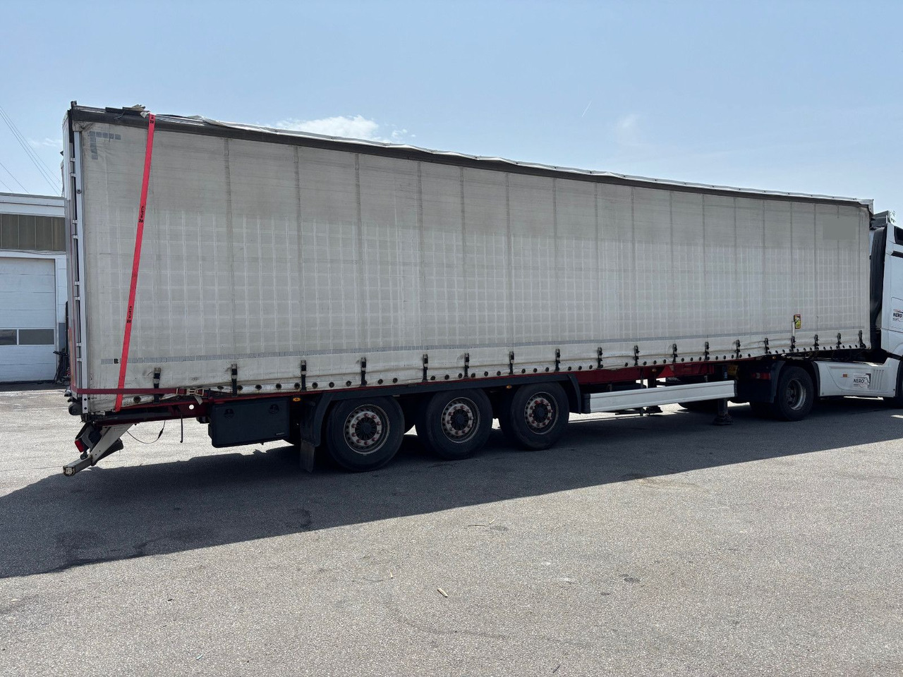 Kässbohrer Maxima XS Standard/Luft/Scheiben - 侧帘半拖车:图2 Kässbohrer Maxima XS Standard/Luft/Scheiben - 侧帘半拖车:图2