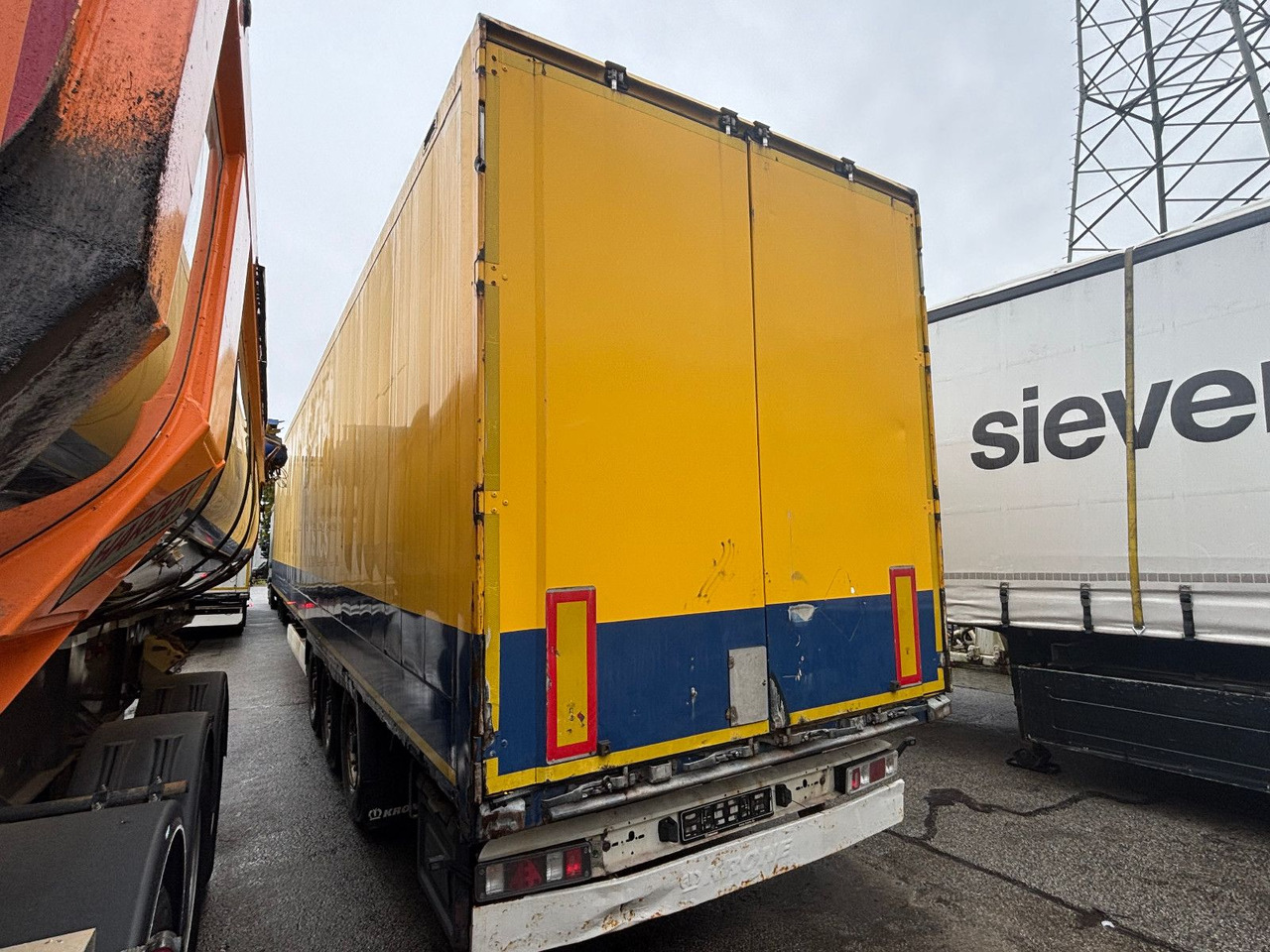 Krone SD Textilkoffer/Luft/Scheibe - 封闭厢式半拖车:图5 Krone SD Textilkoffer/Luft/Scheibe - 封闭厢式半拖车:图5