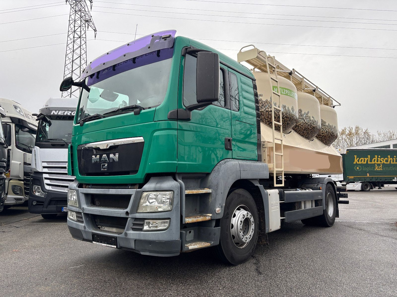 MAN TGS 18.440 Silo/Waage/Kompressor/40m Schlauch - 罐车:图3 MAN TGS 18.440 Silo/Waage/Kompressor/40m Schlauch - 罐车:图3