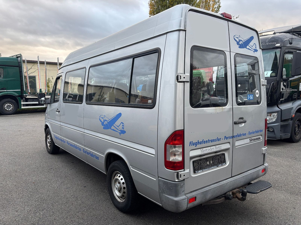 Mercedes-Benz 211 CDI 9 Sitze - 小型客车:图3 Mercedes-Benz 211 CDI 9 Sitze - 小型客车:图3