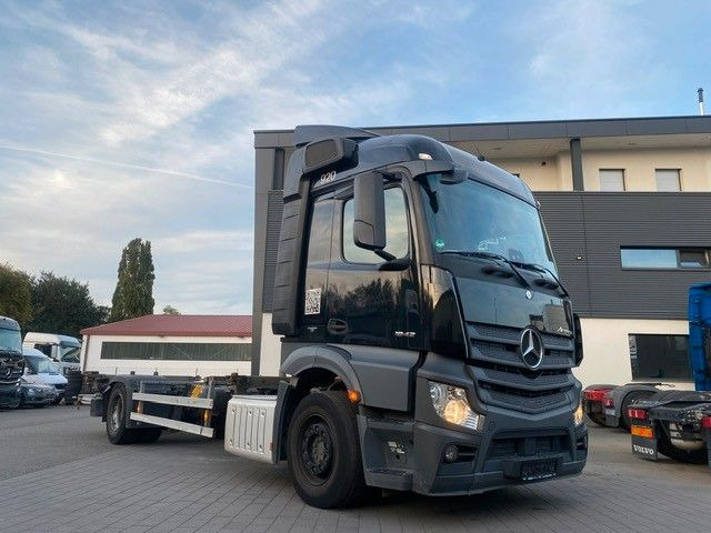 Mercedes-Benz Actros 1842 BDF LBW 1845 2x Mercedes-Benz Actros 1842 BDF LBW 1845 2x - 集装箱运输车/ 可拆卸车身的卡车:图1 Mercedes-Benz Actros 1842 BDF LBW 1845 2x Mercedes-Benz Actros 1842 BDF LBW 1845 2x - 集装箱运输车/ 可拆卸车身的卡车:图1