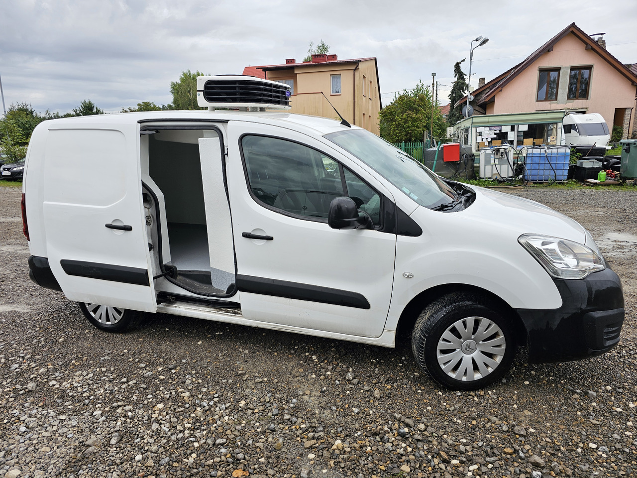 CITROËN Berlingo long chlodnia mroznia carrier Klima EURO6 - 冷藏货车:图2 CITROËN Berlingo long chlodnia mroznia carrier Klima EURO6 - 冷藏货车:图2
