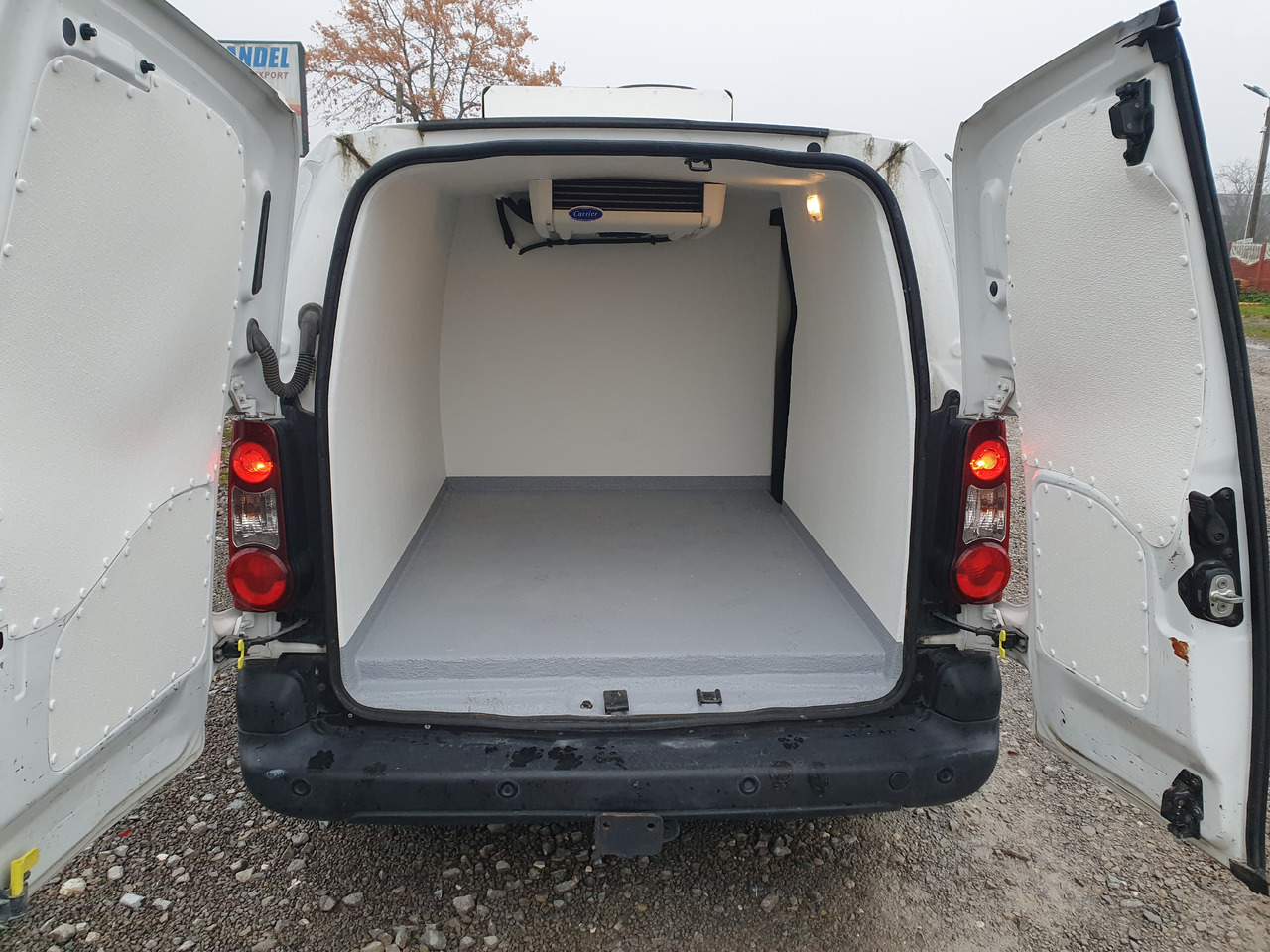 CITROËN Berlingo long chlodnia mroznia carrier Klima euro6 - 冷藏货车:图2 CITROËN Berlingo long chlodnia mroznia carrier Klima euro6 - 冷藏货车:图2