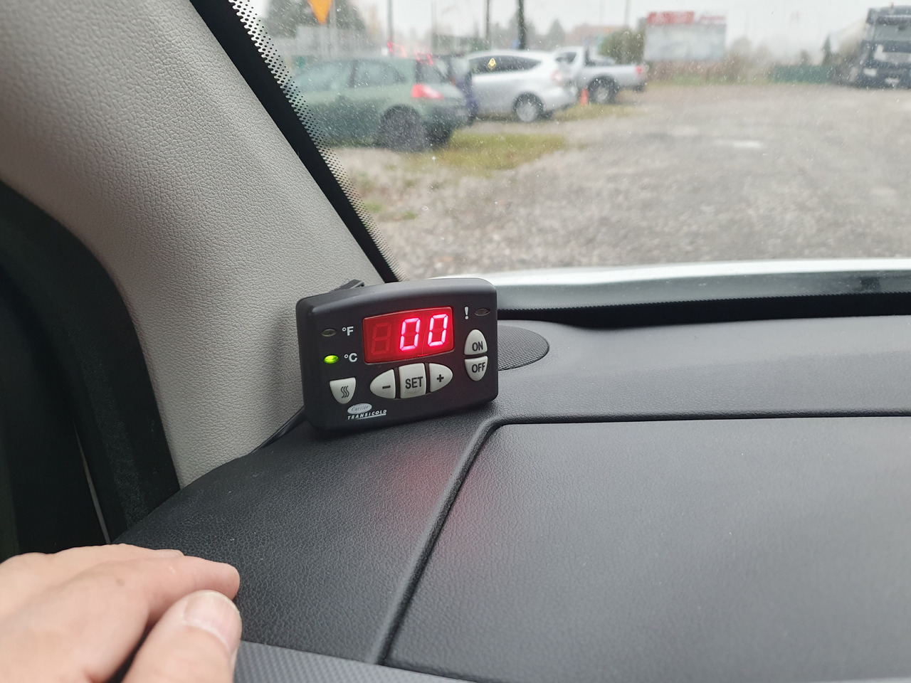 CITROËN Berlingo long chlodnia mroznia carrier Klima euro6 - 冷藏货车:图4 CITROËN Berlingo long chlodnia mroznia carrier Klima euro6 - 冷藏货车:图4