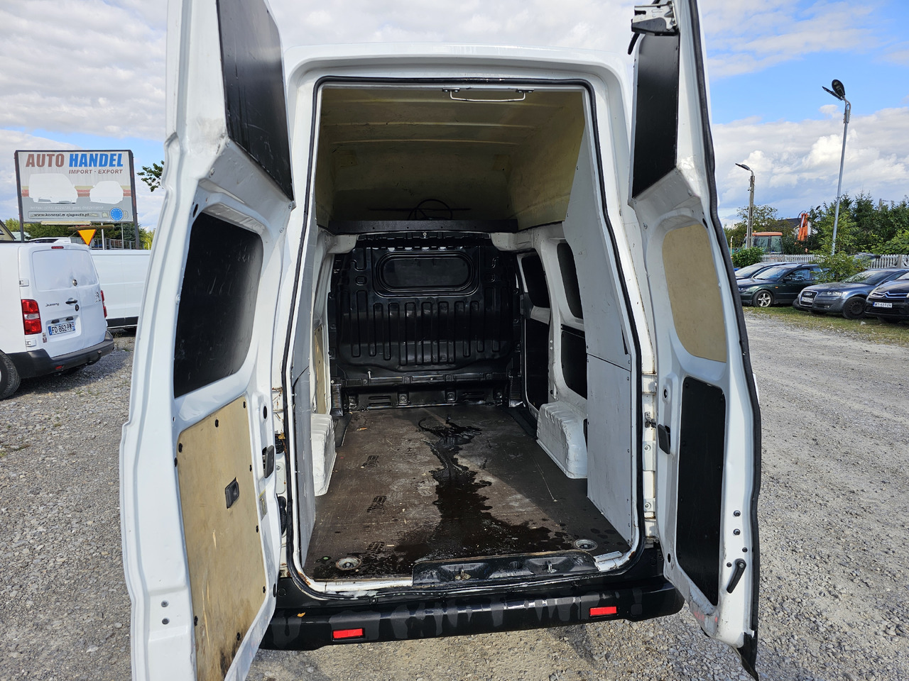 NISSAN E-NV200 ELEKTRYCZNY 40 KV 250 km KLIMA KAMERA - 紧凑型面包车, 电动小型货车:图2 NISSAN E-NV200 ELEKTRYCZNY 40 KV 250 km KLIMA KAMERA - 紧凑型面包车, 电动小型货车:图2