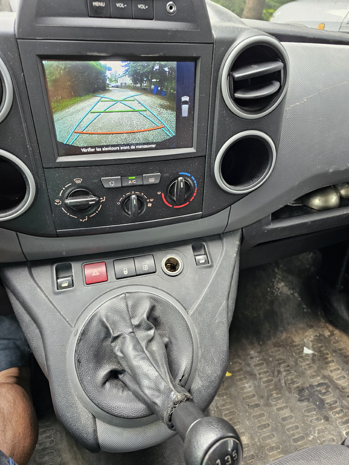 PEUGEOT PARTNER LONG CHLODNIA MROZNIA CARRIER KLIMA NAVI EURO6 - 冷藏货车:图5 PEUGEOT PARTNER LONG CHLODNIA MROZNIA CARRIER KLIMA NAVI EURO6 - 冷藏货车:图5