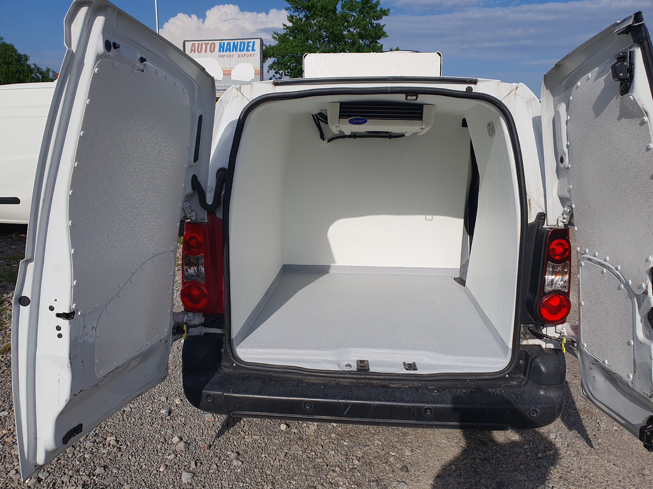 PEUGEOT PARTNER LONG CHLODNIA MROZNIA CARRIER KLIMA NAVI EURO6 - 冷藏货车:图2 PEUGEOT PARTNER LONG CHLODNIA MROZNIA CARRIER KLIMA NAVI EURO6 - 冷藏货车:图2