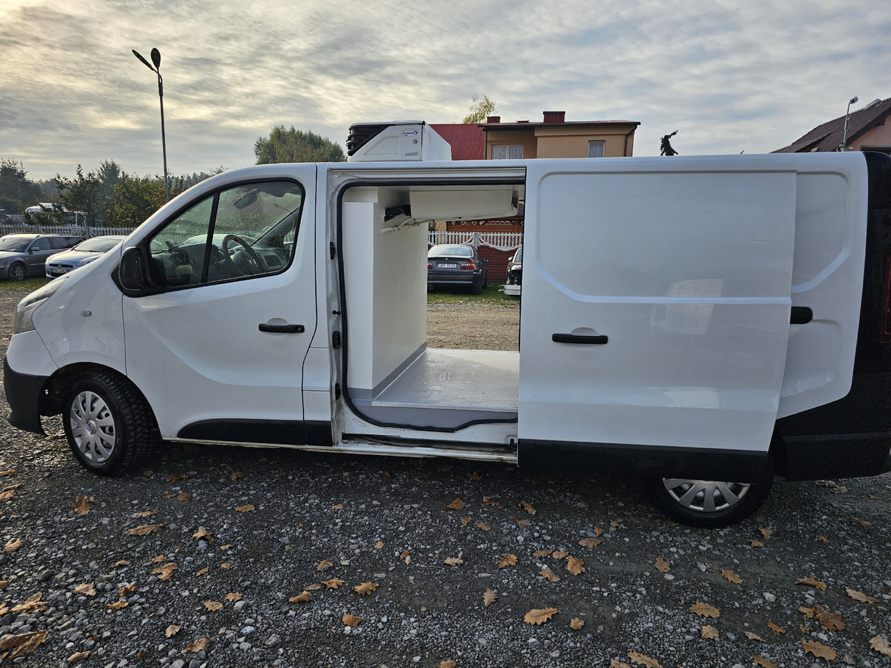 RENAULT TRAFIC MAXI LONG CHLODNIA MROZNIA CARRIER+230V KLIMA NAVI KAMERA EURO6 - 冷藏货车:图3 RENAULT TRAFIC MAXI LONG CHLODNIA MROZNIA CARRIER+230V KLIMA NAVI KAMERA EURO6 - 冷藏货车:图3