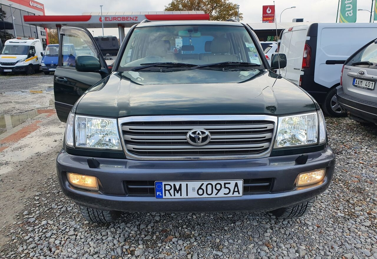 Toyota LAND CRUISER 100 4,2 TD KLIMA 7 OSOB - 汽车:图3 Toyota LAND CRUISER 100 4,2 TD KLIMA 7 OSOB - 汽车:图3