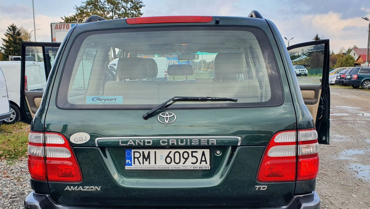 Toyota LAND CRUISER 100 4,2 TD KLIMA 7 OSOB - 汽车:图5 Toyota LAND CRUISER 100 4,2 TD KLIMA 7 OSOB - 汽车:图5