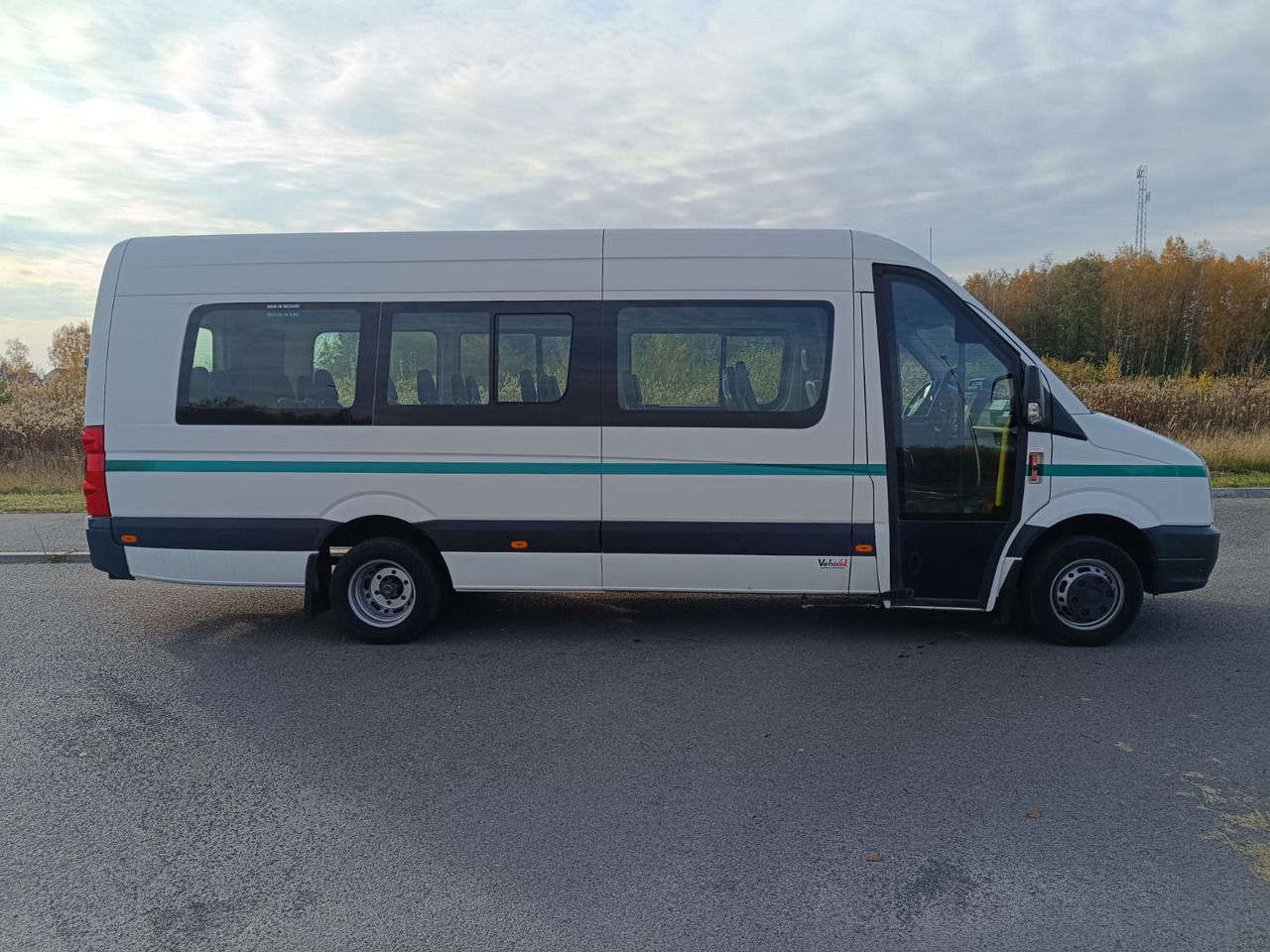 VOLKSWAGEN CRAFTER 23 OSOBY KLIMA WEBASTO KAMERA RETARDER HAK EURO5 - 长途客车:图2 VOLKSWAGEN CRAFTER 23 OSOBY KLIMA WEBASTO KAMERA RETARDER HAK EURO5 - 长途客车:图2