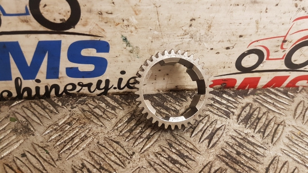 Case 1394, 1494, 1594 David Brown 1210, 1690 Transmission Dog Hub Gear K206501 - 传动装置:图2 Case 1394, 1494, 1594 David Brown 1210, 1690 Transmission Dog Hub Gear K206501 - 传动装置:图2