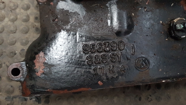 Case 1394, 1494, 1594 David Brown 1490, 1690 Transmission Top Cover K956390 - 传动装置 适用于 拖拉机:图2 Case 1394, 1494, 1594 David Brown 1490, 1690 Transmission Top Cover K956390 - 传动装置 适用于 拖拉机:图2