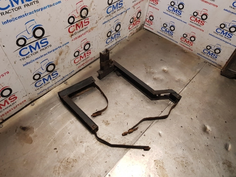 Case 5140, 5120, 5130, Fuel Tank Bracket Kit 1534442c1, 1534445c1 - 燃料箱:图2 Case 5140, 5120, 5130, Fuel Tank Bracket Kit 1534442c1, 1534445c1 - 燃料箱:图2